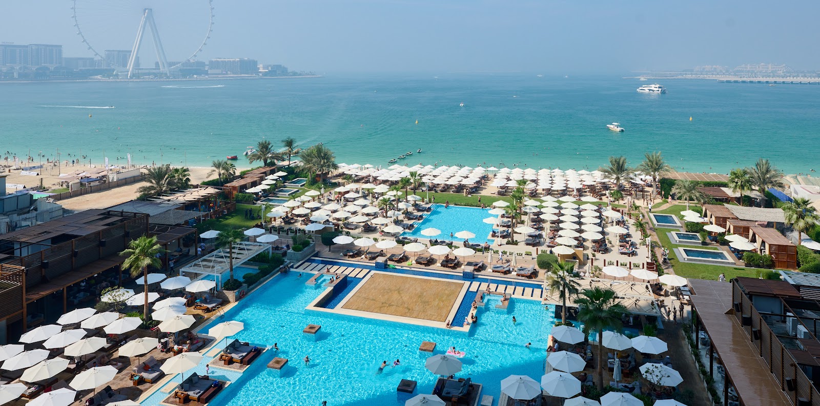 Beach Clubs with the Best Food in Dubai 2026