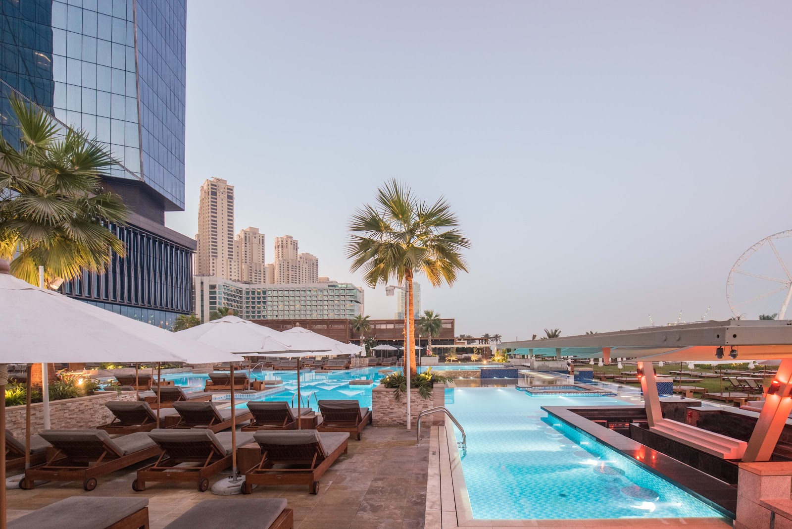Best Beach Clubs in Dubai 2026: Expert Rankings & Reviews