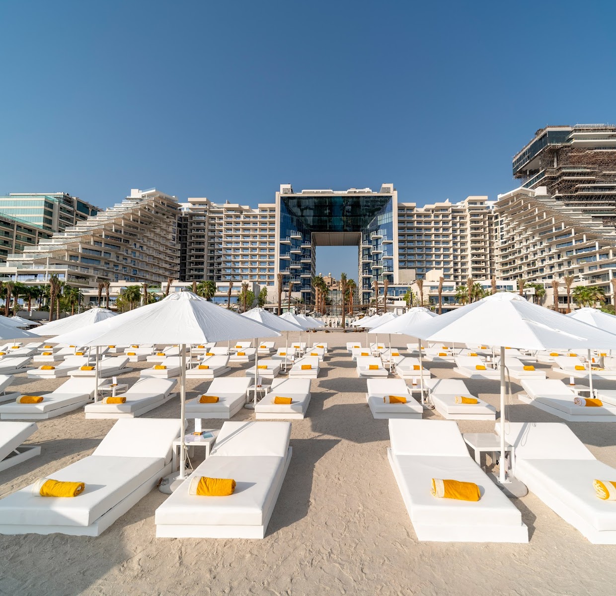 Le Royal Meridien Beach Resort Dubai — waterfront pool and private beach resort in JBR with calm lagoon