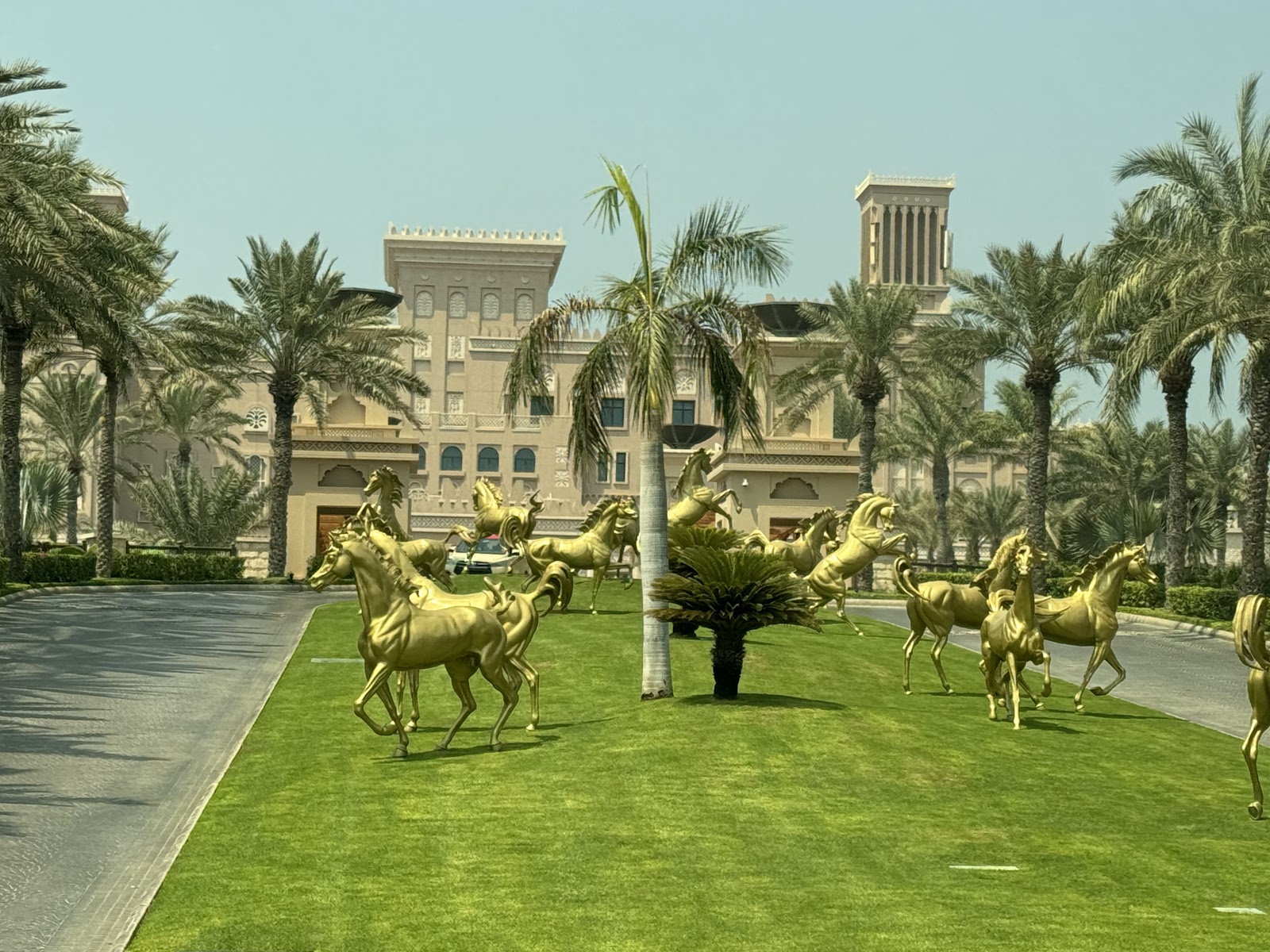 Spa and wellness beach clubs in Dubai with massage and treatments