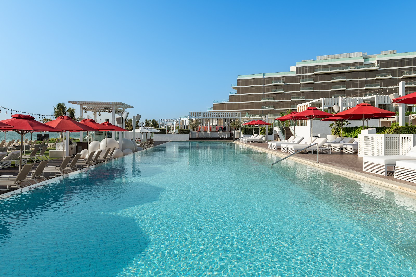 Th8 Palm — Rooftop Pool — Dubai beach club