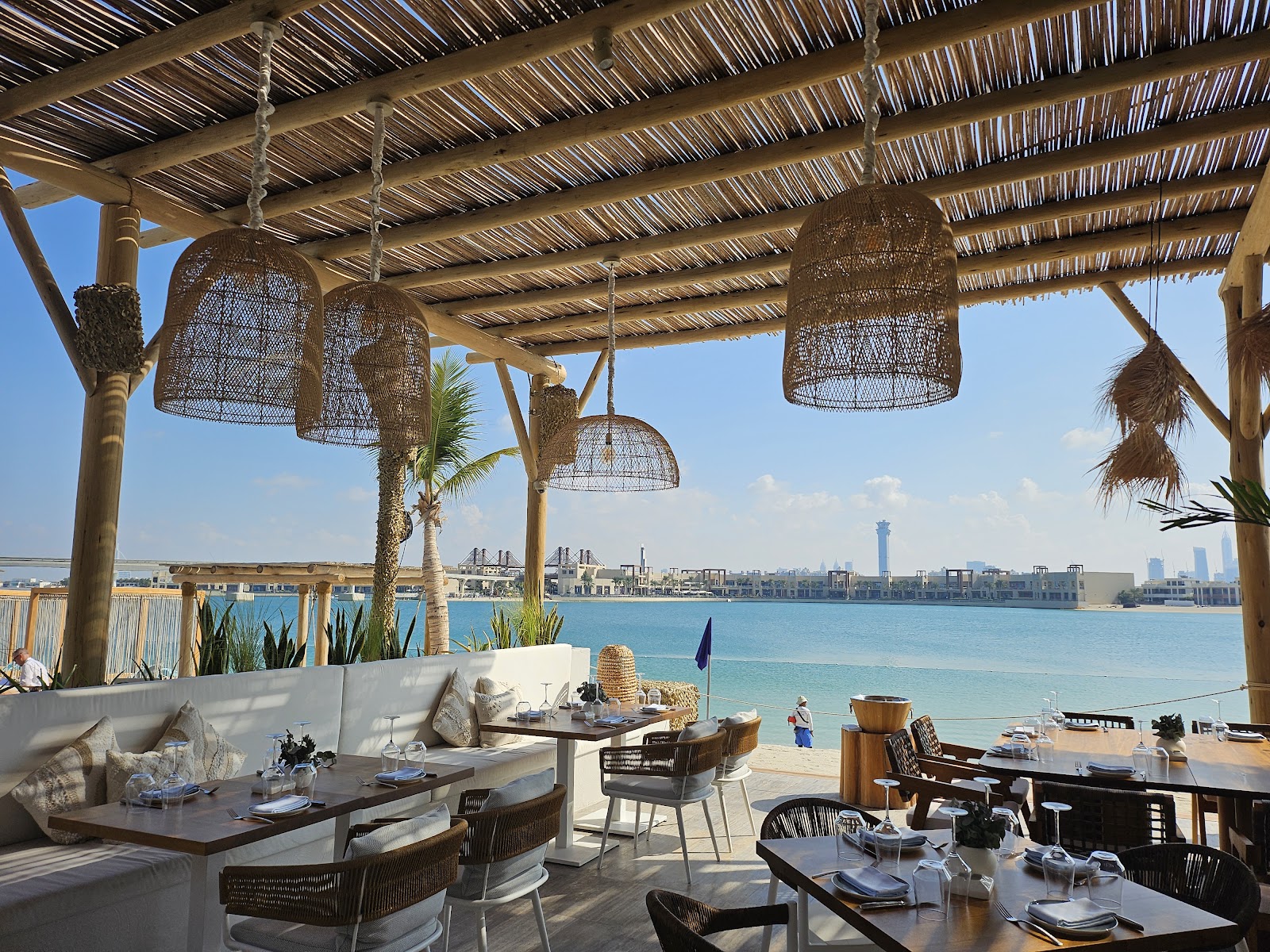 Best Hotel Pool Day Passes Dubai 2026: Top 10 Ranked
