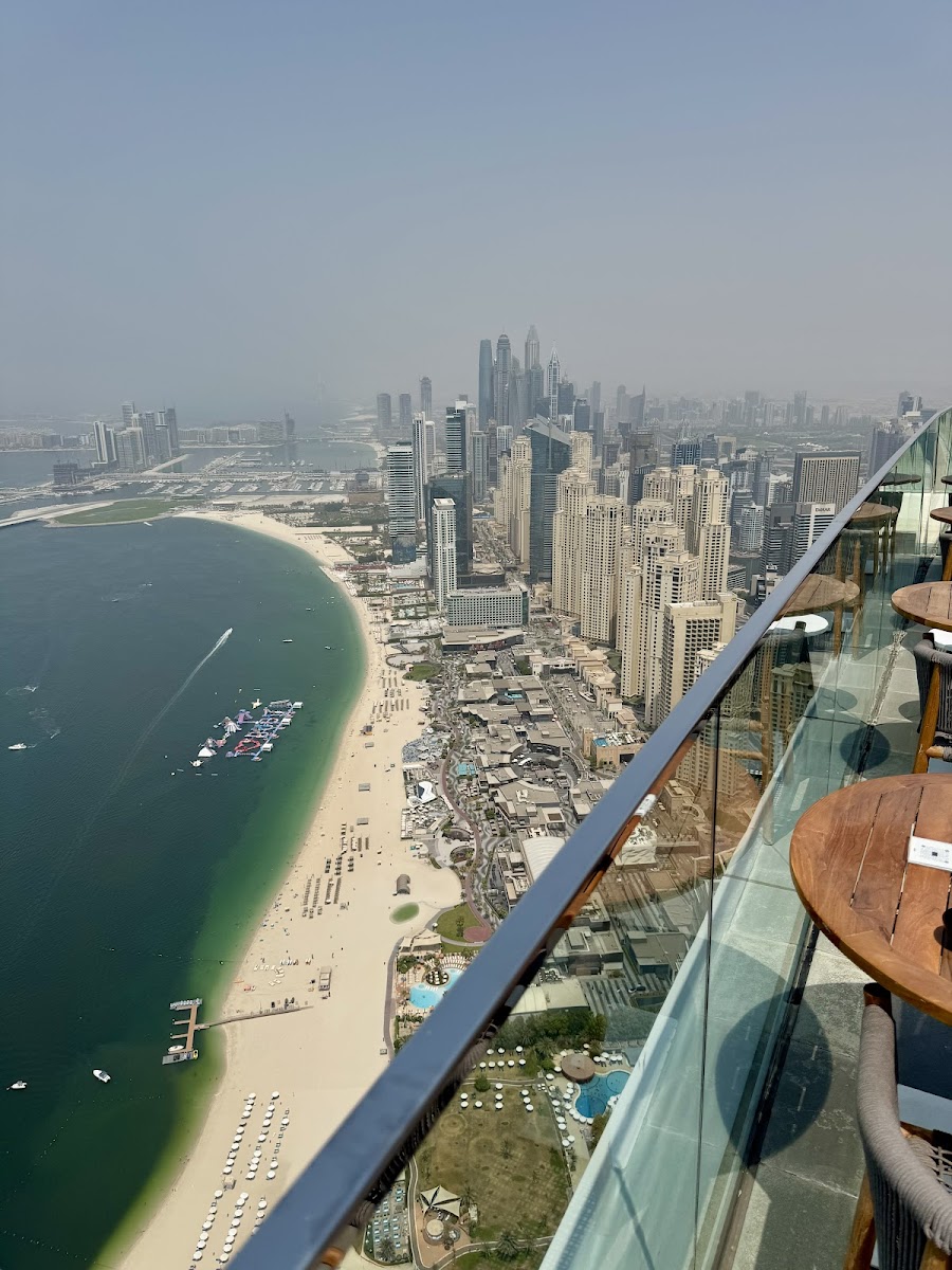 Late Lounge Sky Bar